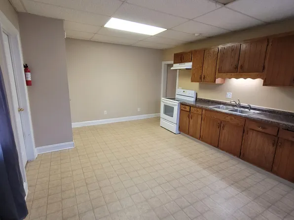 227 Pleasant St Floor 1, Hanover, PA 17331