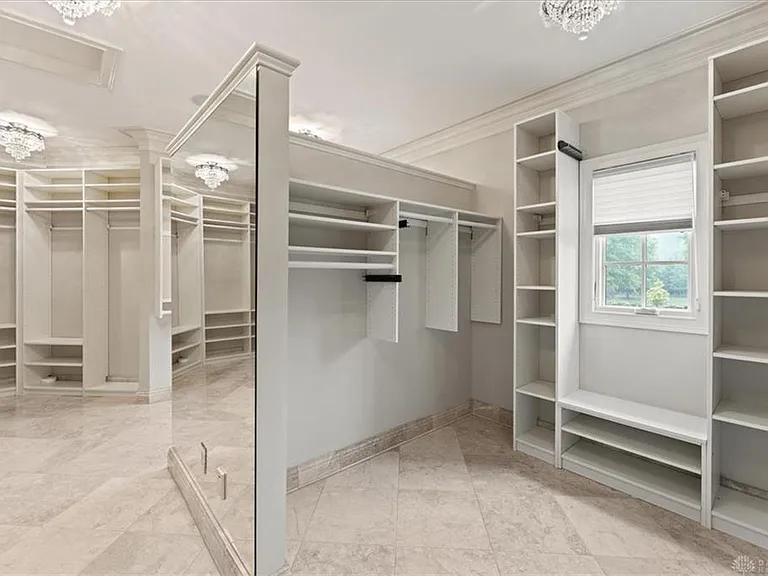 9020 Whisperinghill Dr — Photo 40