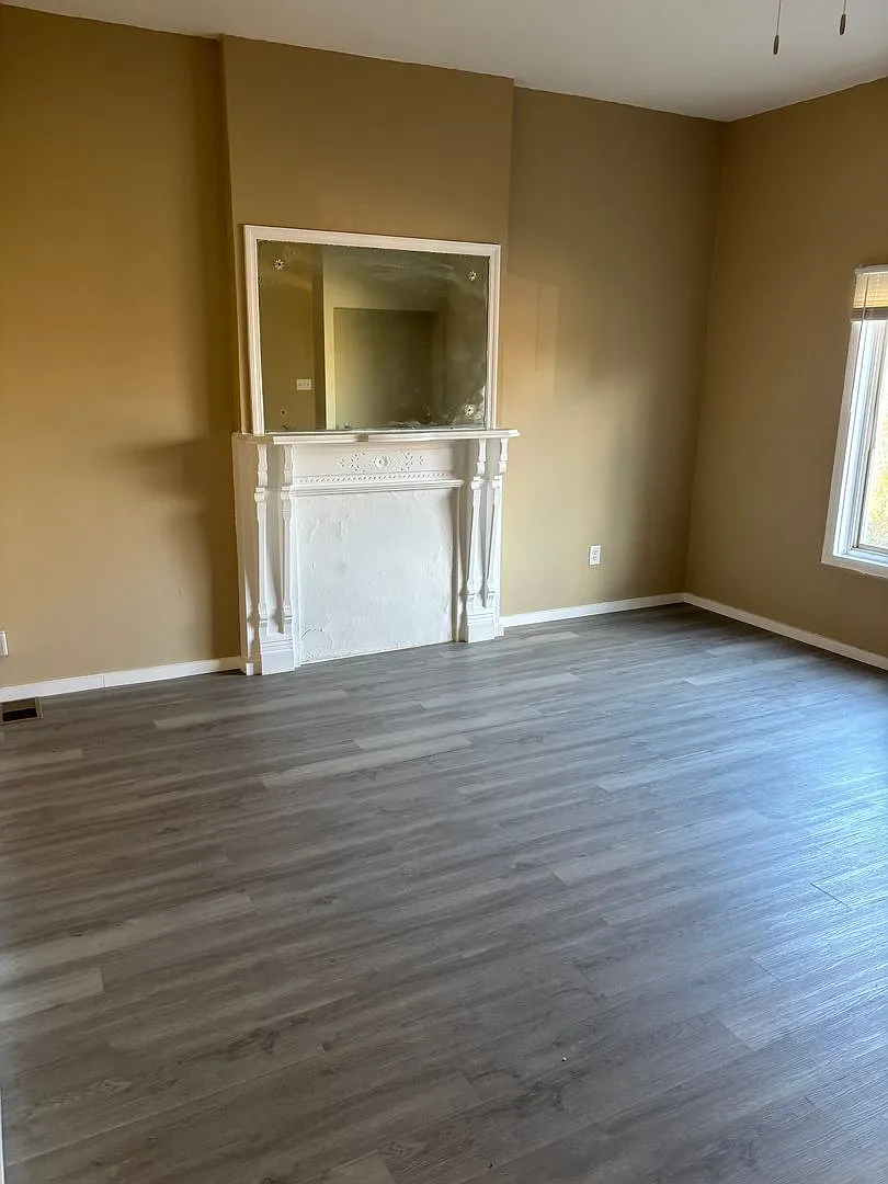 2 Bedroom, 1 Bath House — Photo 2