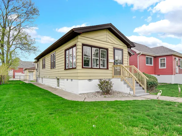 648 Stewart Ct, Whiting, IN 46394