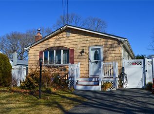 137 Blue Point Rd, Selden, NY 11784