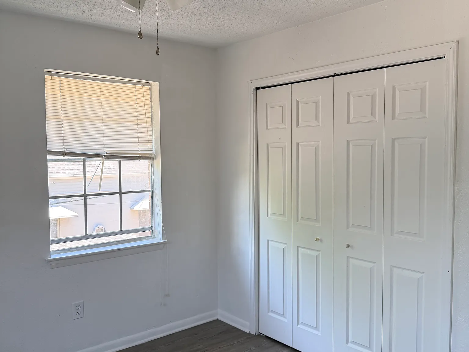 2 bed, 1000 sqft, $1,250 — Photo 4