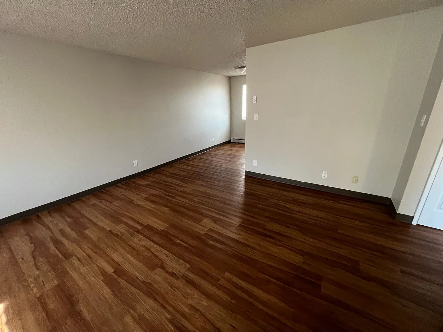 Deer St., 131 NW - 00131-DEER-00 — Photo 3