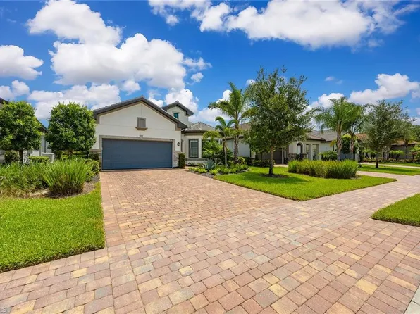 2738 Aviamar Cir, Naples, FL 34114