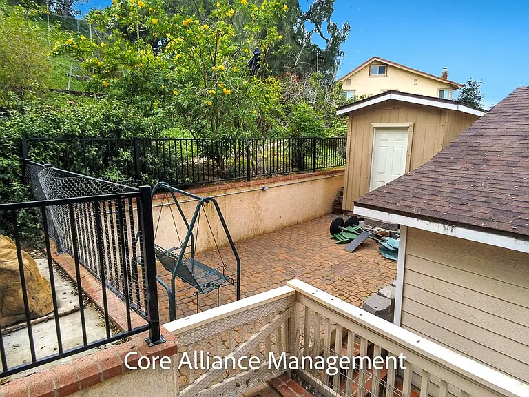 9413 Farralone Ave — Photo 18