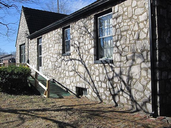 4th image of 5018 NE Jacksboro Pike