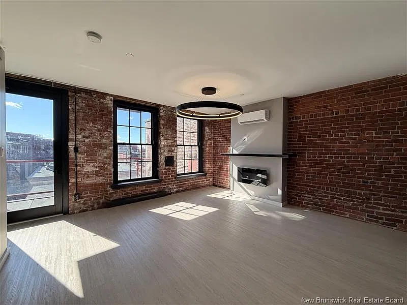 2 bed, 2.0 bath, 1150 sqft, $2,500 — Photo 2