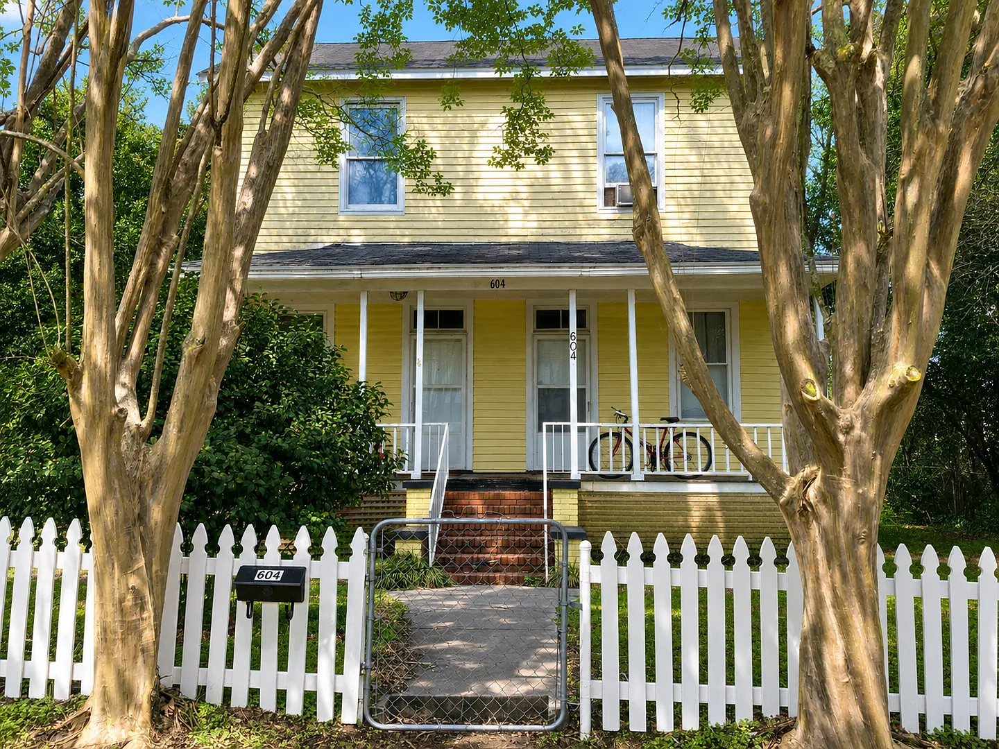 Charming 3BR Home in Olympia Minutes from USC & Downtown! — Photo 1