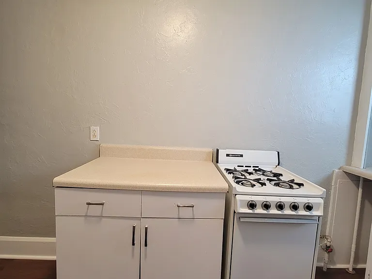 226 13th Ave NE #1 — Photo 8