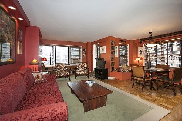 1st image of 20 E 9th St #9J