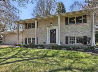 320 Fresno Dr, Harrisburg, PA 17112