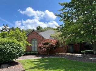 1130 Cobridge Dr, Rochester Hills, MI 48306