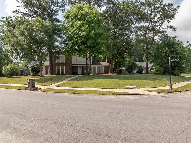 105 Linnet Dr — Photo 15