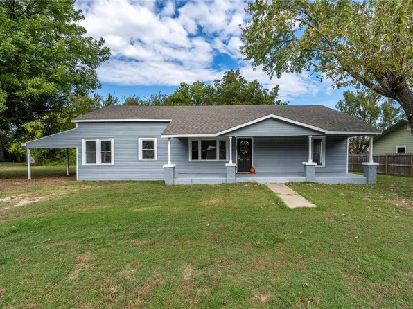 1464 W Main St, Westville, OK 74965
