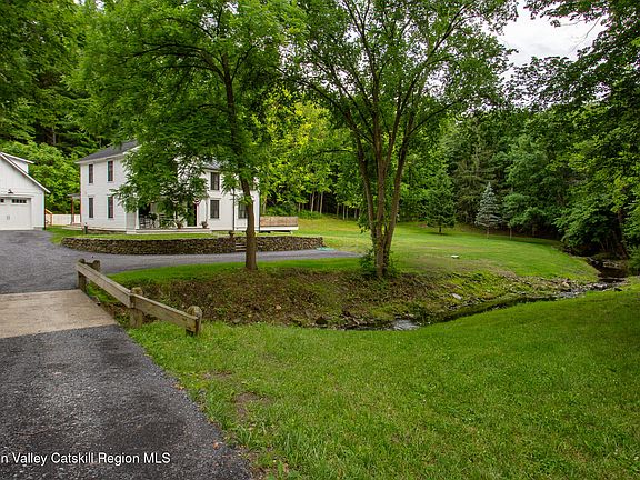 3rd image of 48 Konig Road