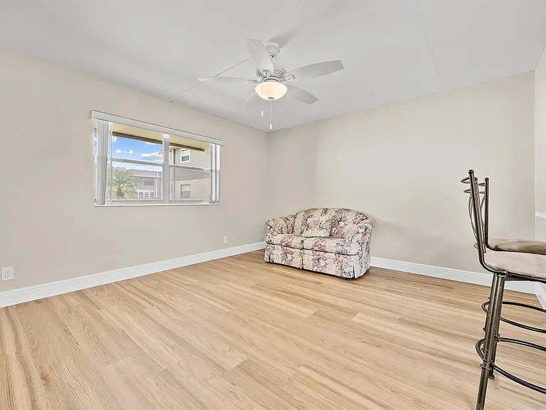 723 Flanders Dr #P — Photo 8