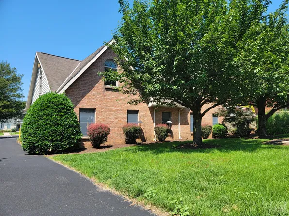 1029 Quentin Rd, Lebanon, PA 17042