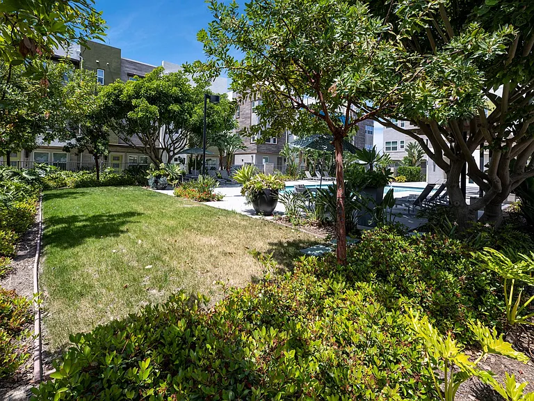 987 E Mason Ln #130 — Photo 49