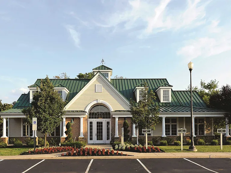 Golf Club Apartments — Photo 6