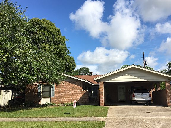 2nd image of 104 Alamo Dr