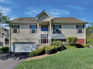 1500 W Turtle Creek Ln, Round Lake, IL 60073