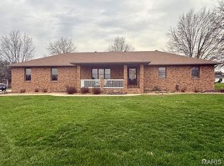 10520 Vonder Haar Ln, Breese, IL