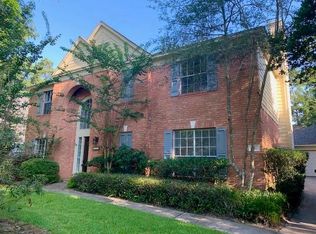 102 E Sterling Pond Cir, The Woodlands, TX 77382