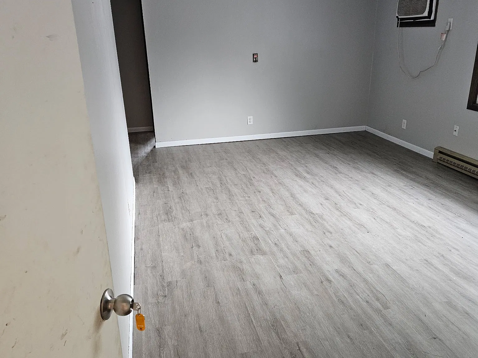 2 bed, 680 sqft, $945 — Photo 2