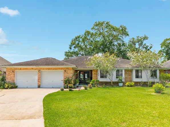 2320 Shalmar Dr, West Columbia, TX 77486