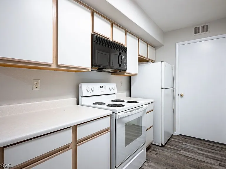 2300 Silverado Ranch Blvd #2038 — Photo 9