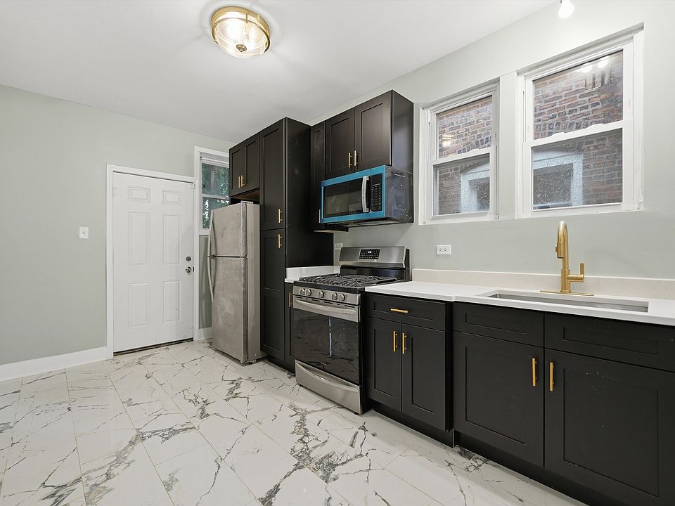 Kitchen - new cabinets and appliances