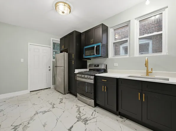 7721 S Phillips Ave APT 2, Chicago, IL 60649