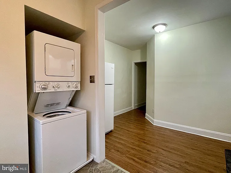 581 Haddon Ave — Photo 11
