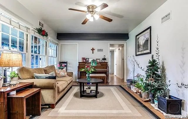3 bed, 3.0 bath, 2342 sqft, $2,495 — Photo 4