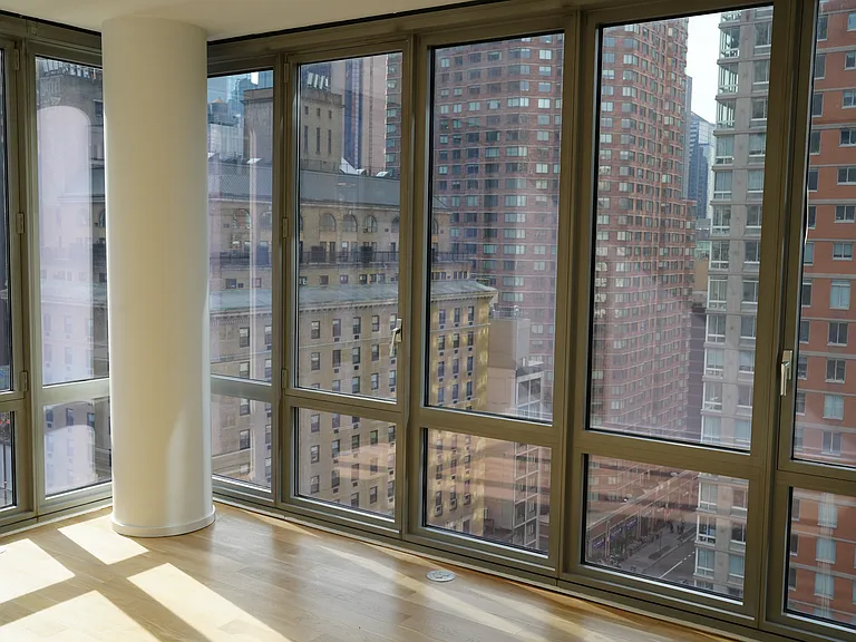 310 W 52nd St #18A — Photo 14