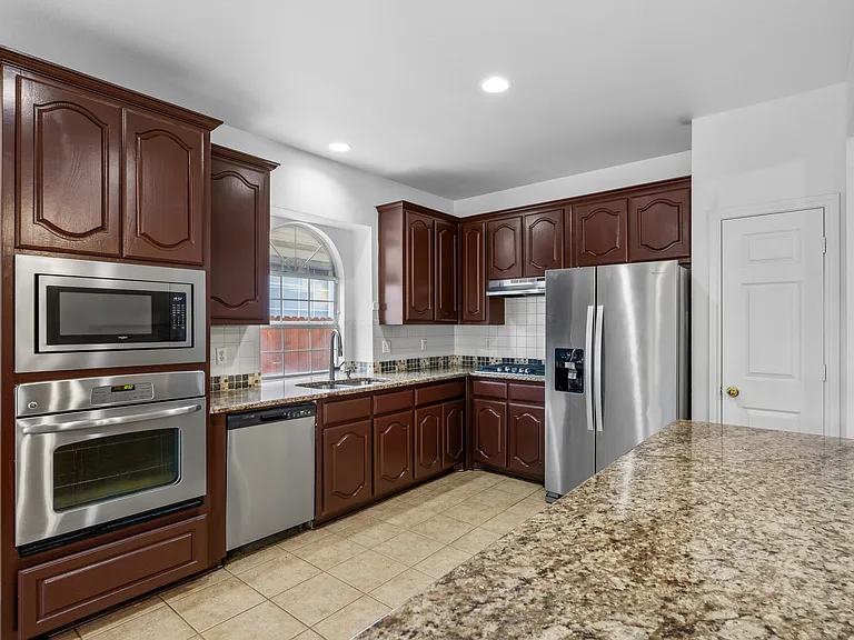 12945 Peach Tree Way — Photo 21