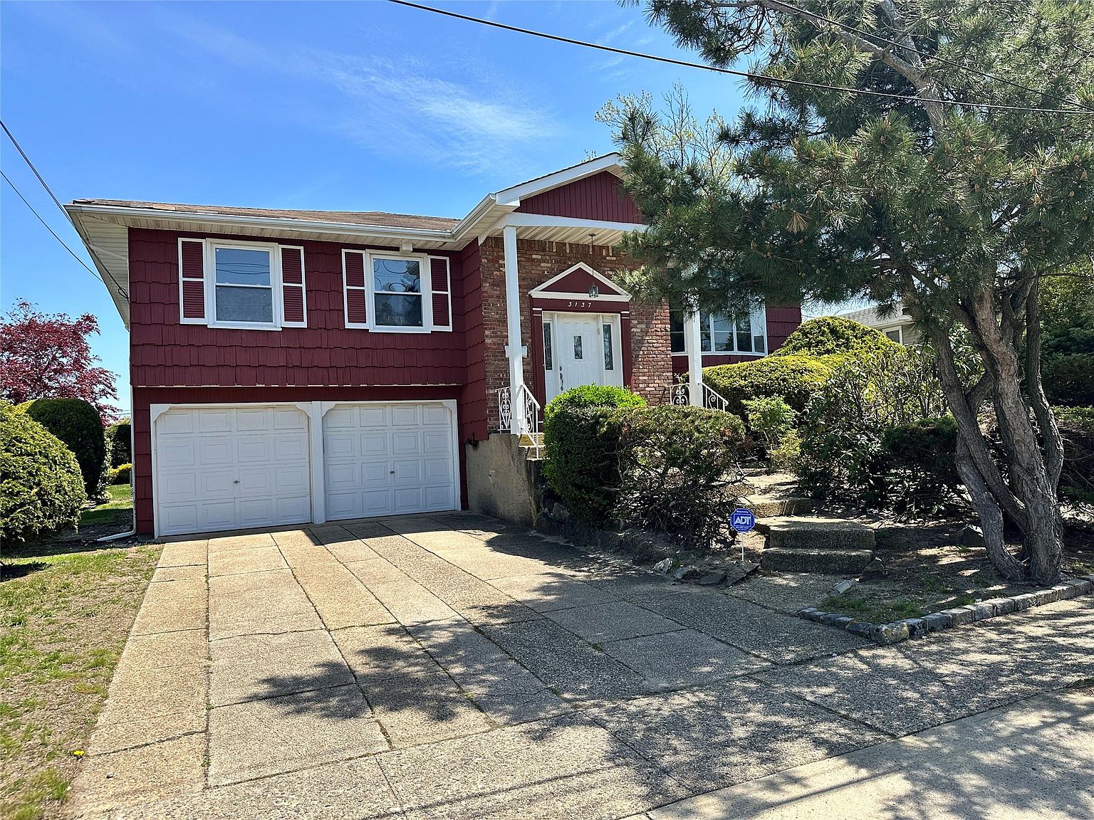 だぎー 3137 Monterey Drive, Merrick, NY 11566 | Zillow