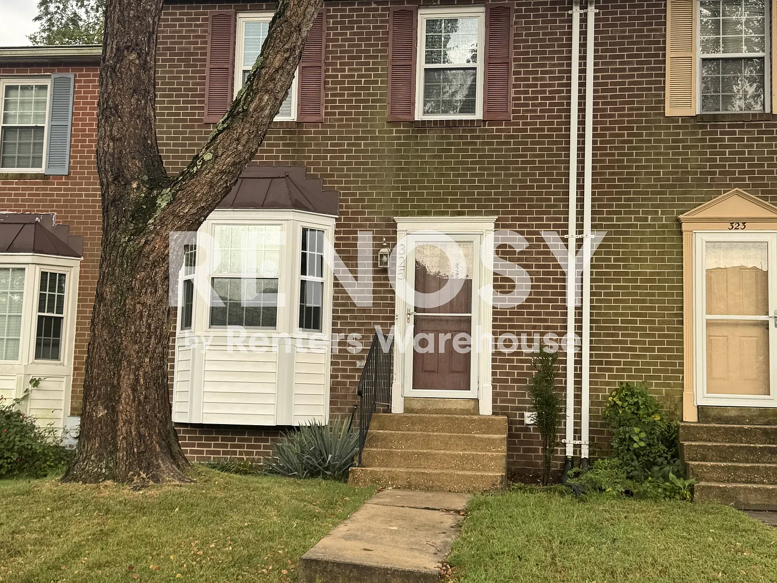 Available NOW - Charming 3 BR 1.5 bath — Photo 1