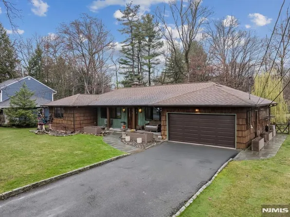 725 Howard Rd, Ridgewood, NJ 07450