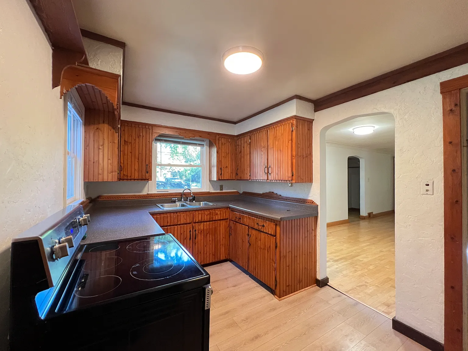 3 bed, 2.5 bath, 2008 sqft, $2,500 — Photo 3
