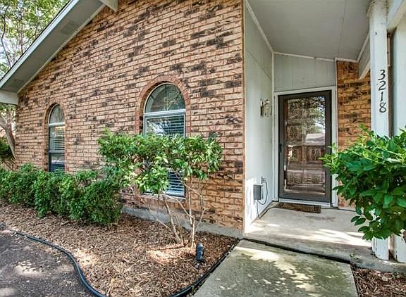 3rd image of 3218 Heathercrest Dr