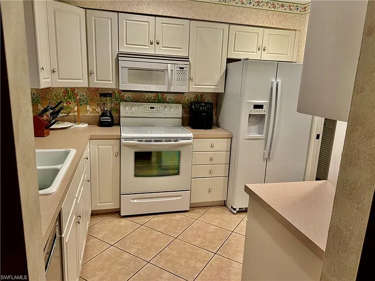 4187 Lakewood Blvd #E-13 — Photo 26