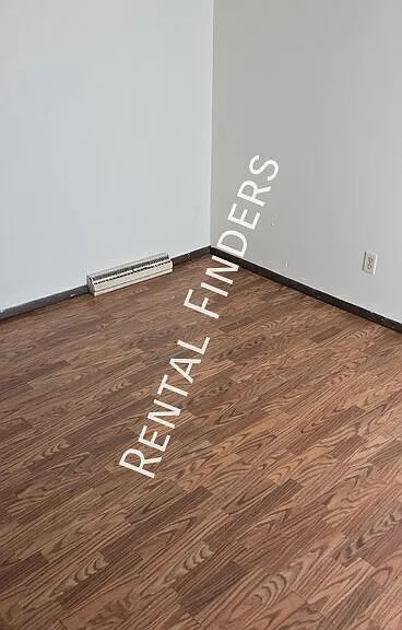 570 Spinnaker Ln — Photo 3
