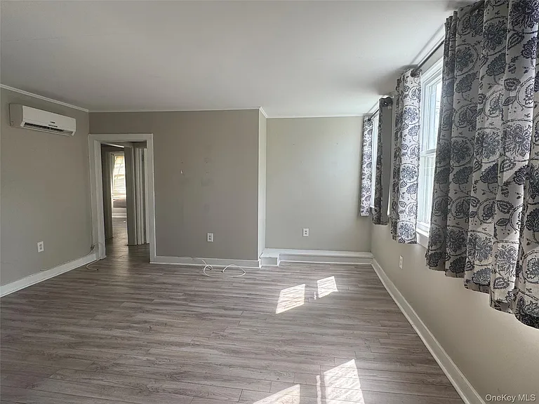 425 Landing Ave — Photo 2