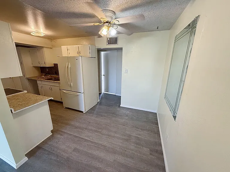 2229 S Olivia Ave — Photo 4