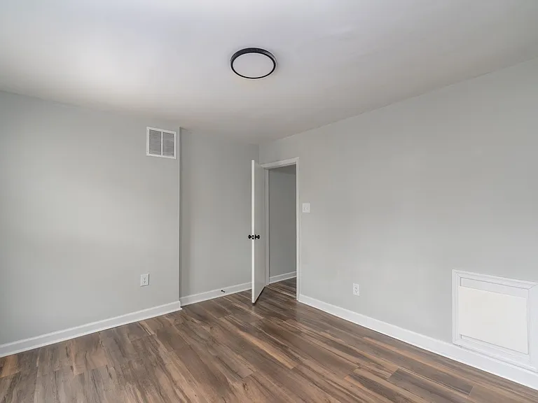 611 Oldham St — Photo 20