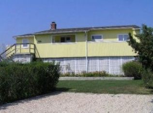 656 Dune Rd, Westhampton Beach, NY 11978