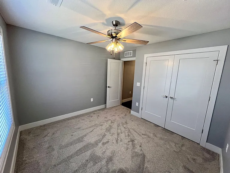 4647 Pierce Dr — Photo 13