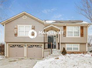 1502 Willow Dr, Greenwood, MO 64034
