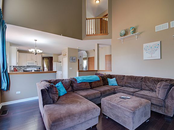 5th image of 6808 Sahara Dr